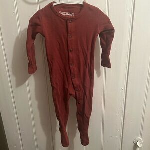 L’oved baby 6/9m red waffle knit button up sleeper